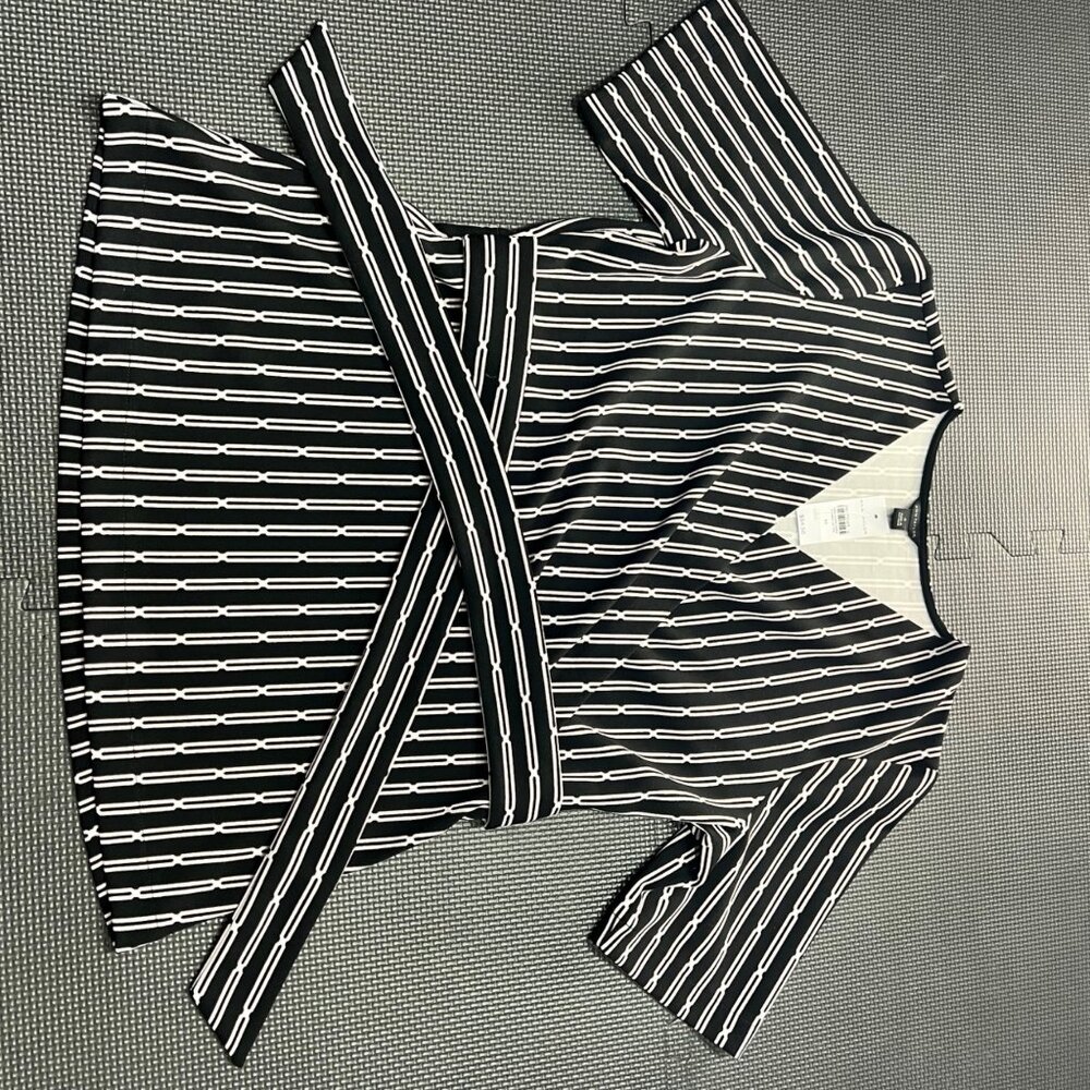 Ann Taylor Black & White Wrap Top With Chain Print